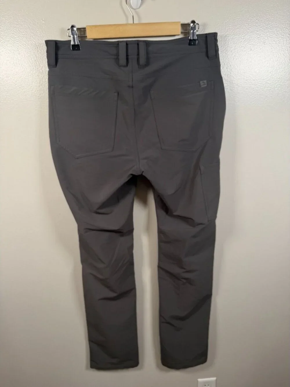 L.L. Bean Men's VentureStretch Five-Pocket Pants Size 32x34 Gray Straight Leg
